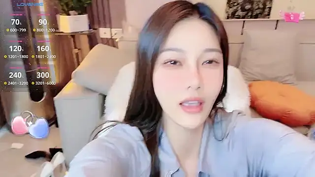 Snapshot of Auu-777 chatting on October 23, 7:03 am Auu-777 online show from October 23, 7:03 am