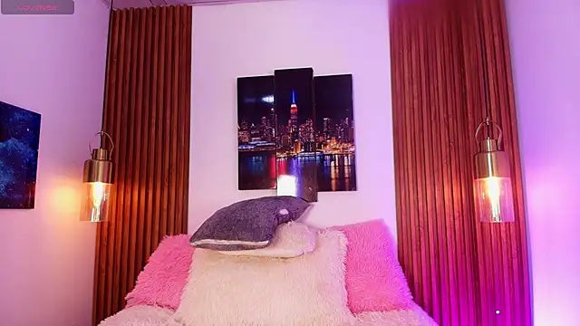 Snapshot of Emily_Vaughan chatting on September 18, 3:38 am Emily Vaughan online show from September 18, 3:38 am