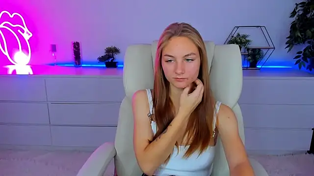 MilaAddams online show from October 5, 5:45 am