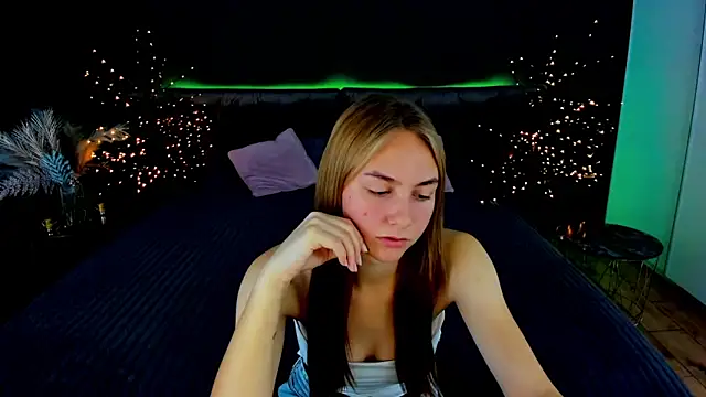 Snapshot of MilaAddams chatting on September 14, 6:11 am MilaAddams online show from September 14, 6:11 am