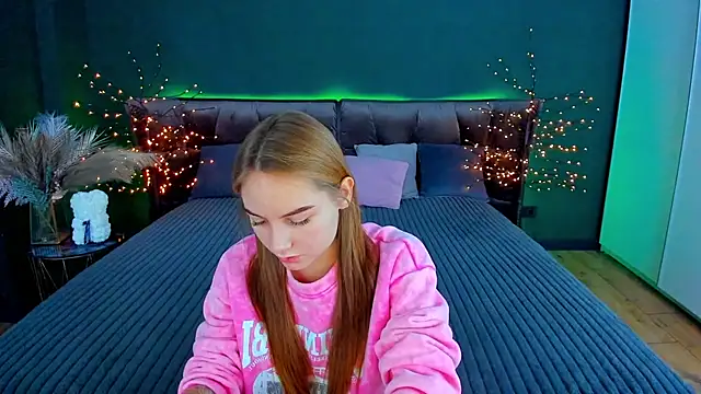 MilaAddams online show from November 30, 7:12 am