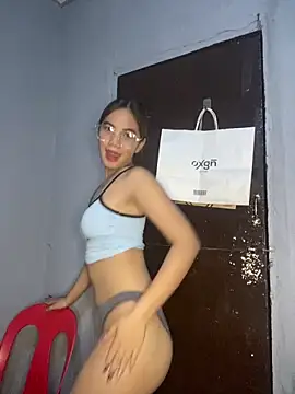 Shy SexyLady online show from April 29, 3:58 pm