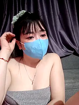 ChunkyLy online show from September 16, 3:20 pm