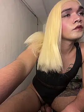 Snapshot of sissielil chatting on October 4, 8:35 pm sissielil online show from October 4, 8:35 pm