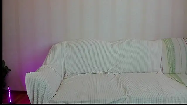 Snapshot of DanaJonson chatting on September 15, 8:00 am DanaJonson online show from September 15, 8:00 am