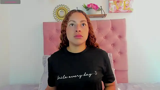 Aleja Betancouth online show from September 17, 12:25 pm