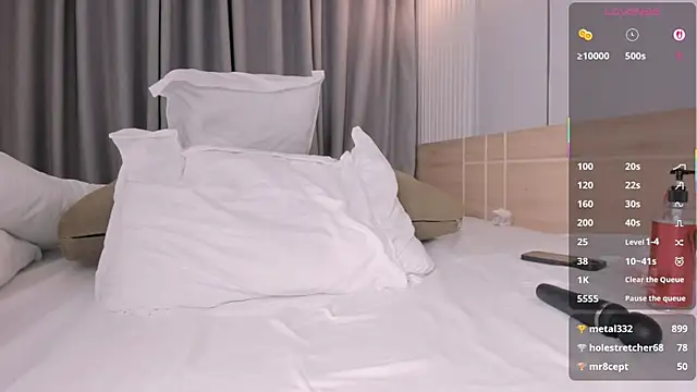 Snapshot of Bubblegumdream13 chatting on October 12, 3:47 pm Bubblegumdream13 online show from October 12, 3:47 pm