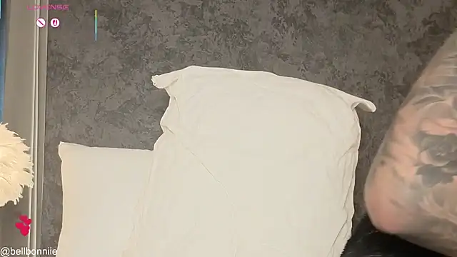 belllbonniie online show from April 3, 8:18 pm