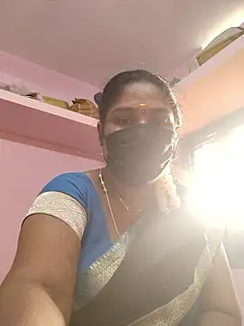 Snapshot of Tamil_Azhaghi25 chatting on September 18, 1:48 am Tamil Azhaghi25 online show from September 18, 1:48 am