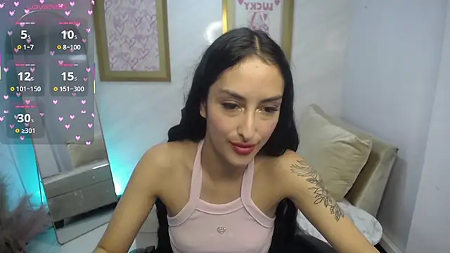 Snapshot of Tifany_v chatting on October 9, 8:02 pm Tifany v online show from October 9, 8:02 pm