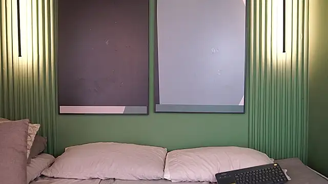 Snapshot of Tayler_Kim chatting on October 1, 6:46 pm Tayler Kim online show from October 1, 6:46 pm