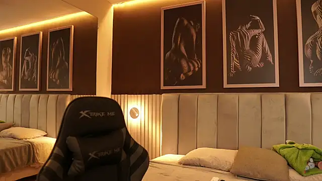 Snapshot of Tayler_Kim chatting on September 17, 4:27 pm Tayler Kim online show from September 17, 4:27 pm