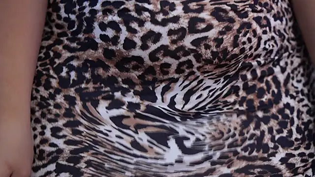 Snapshot of Tayler_Kim chatting on October 6, 7:18 pm Tayler Kim online show from October 6, 7:18 pm