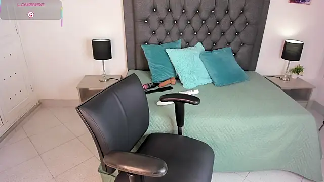 dulce fresa  online show from September 17, 7:23 pm