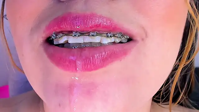 Snapshot of Miss_Francheska chatting on October 24, 1:07 pm Miss Francheska online show from October 24, 1:07 pm