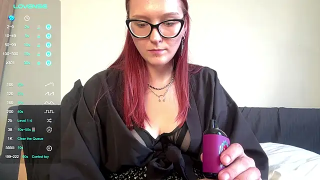 FoxyJulle online show from September 11, 2:50 pm