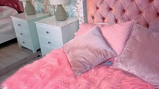 cherry canndy  online show from September 18, 3:21 pm