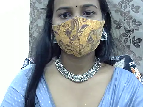 Hott Noor online show from September 18, 2:48 pm