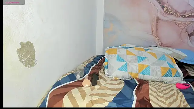 Snapshot of lunna_noir chatting on October 14, 12:41 pm lunna noir online show from October 14, 12:41 pm