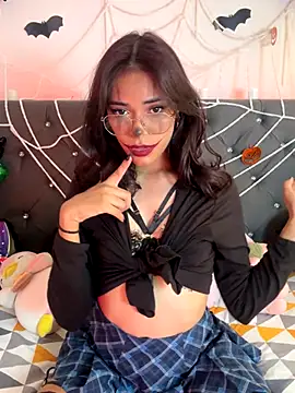 Im Lyan online show from October 18, 3:48 pm