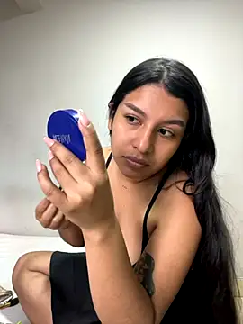  Chloe Smith online show from November 21, 5:15 pm