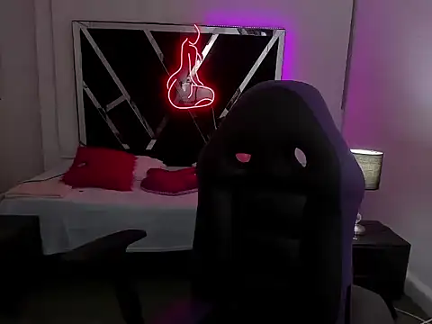 Snapshot of charlotthe_ee chatting on September 19, 7:24 pm charlotthe ee online show from September 19, 7:24 pm