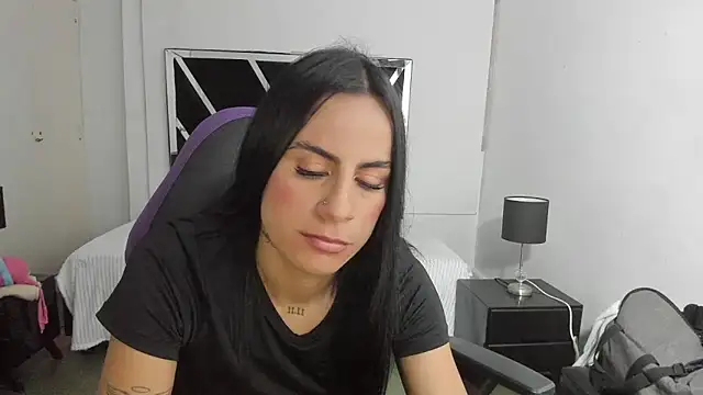 Snapshot of charlotthe_ee chatting on October 8, 7:29 pm charlotthe ee online show from October 8, 7:29 pm