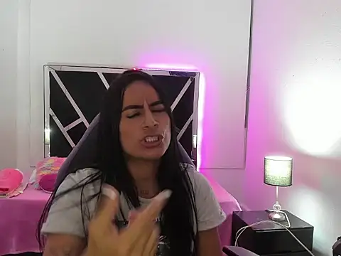 Snapshot of charlotthe_ee chatting on October 11, 11:18 pm charlotthe ee online show from October 11, 11:18 pm