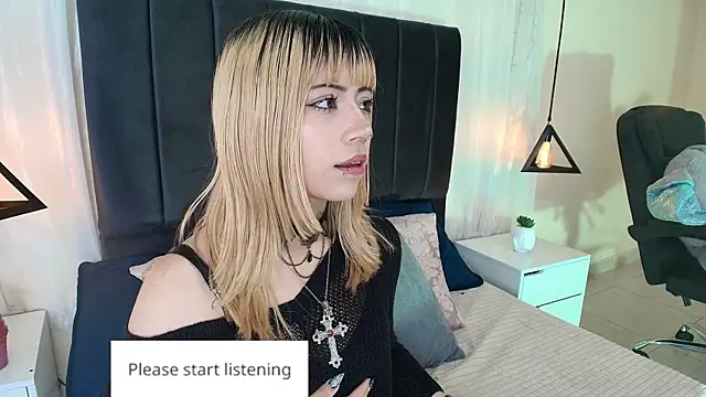 Snapshot of IvyBelle_ chatting on October 9, 11:36 am IvyBelle online show from October 9, 11:36 am