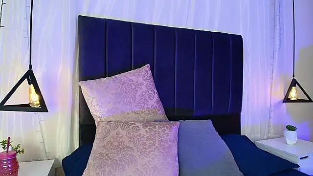 Snapshot of IvyBelle_ chatting on September 25, 12:04 pm IvyBelle online show from September 25, 12:04 pm