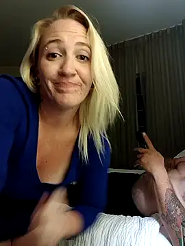 LyraShade89 online show from September 30, 4:18 am