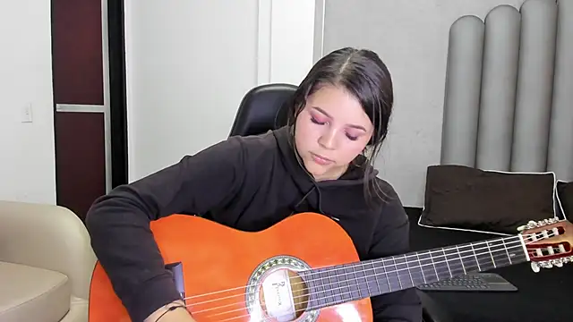 Charlotte-Star online show from December 5, 8:54 pm