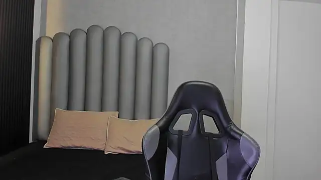 Charlotte-Star online show from December 2, 7:49 pm