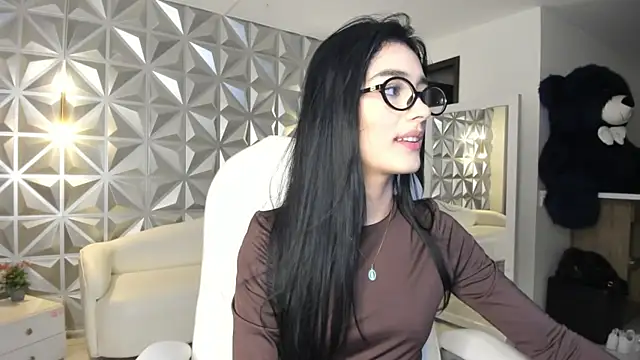 zoerouse  online show from January 17, 8:49 pm