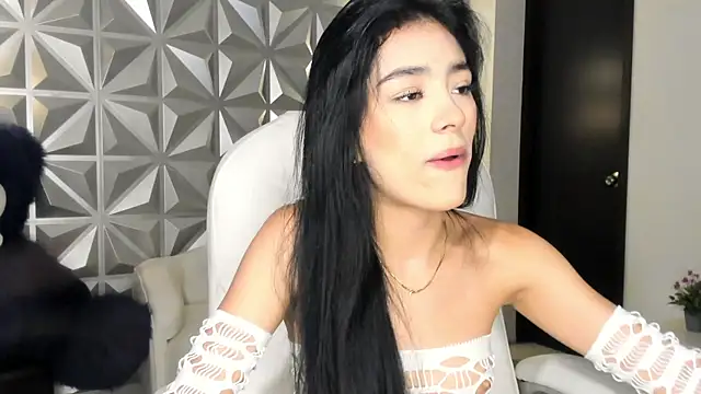 zoerouse  online show from December 5, 8:54 pm