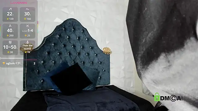 Snapshot of _mia_milf_ chatting on October 3, 12:27 am  mia milf  online show from October 3, 12:27 am