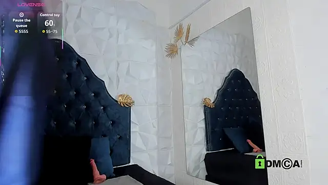 Snapshot of _mia_milf_ chatting on October 4, 3:45 am  mia milf  online show from October 4, 3:45 am