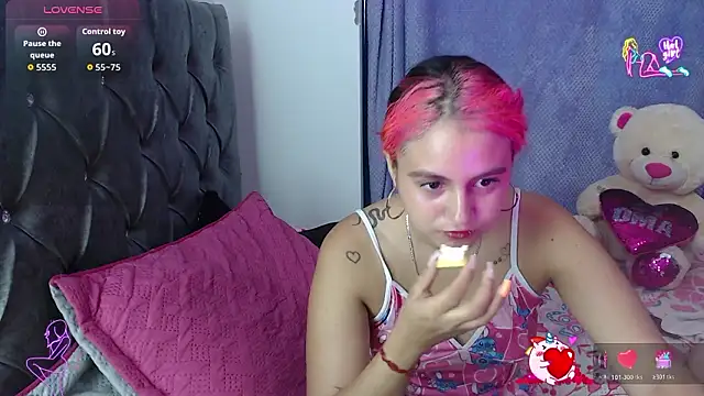 EmilyCoy  online show from March 12, 1:03 pm