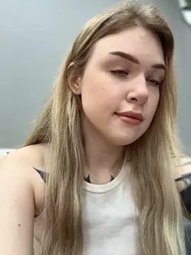 elliss  online show from October 3, 8:19 am