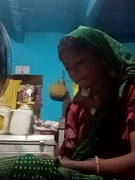 Snapshot of Hema4545 chatting on October 2, 6:18 am Hema4545 online show from October 2, 6:18 am