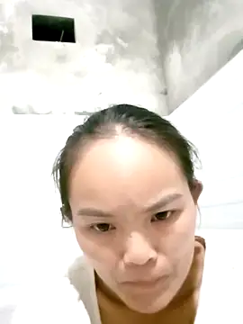 Snapshot of xinhxinhcute chatting on October 16, 10:23 pm xinhxinhcute online show from October 16, 10:23 pm