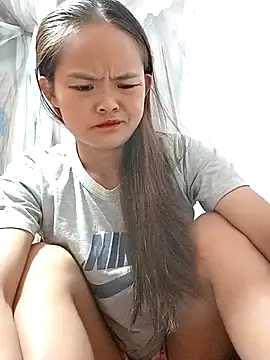 Snapshot of xinhxinhcute chatting on October 1, 10:26 pm xinhxinhcute online show from October 1, 10:26 pm