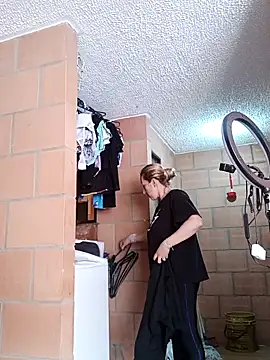 Snapshot of swetchrystal chatting on September 19, 3:33 pm swetchrystal online show from September 19, 3:33 pm