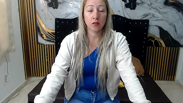 Snapshot of swetchrystal chatting on October 14, 4:09 pm swetchrystal online show from October 14, 4:09 pm