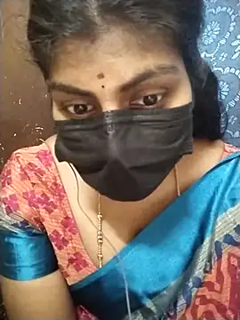 Snapshot of Nithiila chatting on November 1, 5:44 am Nithiila online show from November 1, 5:44 am