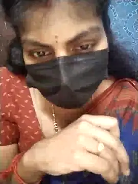 Snapshot of Nithiila chatting on October 29, 8:07 am Nithiila online show from October 29, 8:07 am