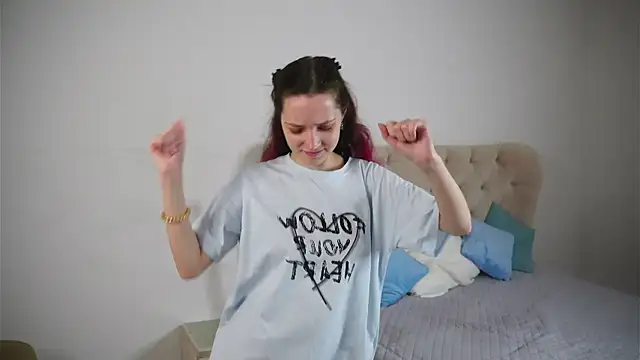 RolandaFolkes online show from September 17, 4:32 am