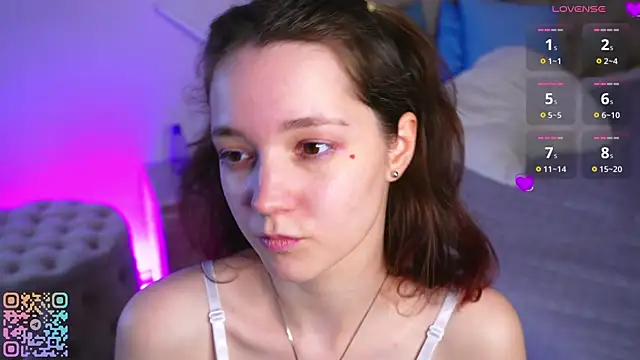 RolandaFolkes online show from October 21, 5:33 am