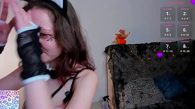 RolandaFolkes online show from October 31, 8:07 am