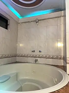 Snapshot of GiorgiaLuxee chatting on September 21, 11:25 pm GiorgiaLuxee online show from September 21, 11:25 pm